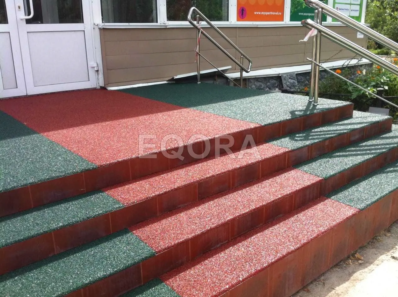 Резиновое покрытие на травмоопасные участки из резиновой крошки в Тобольске