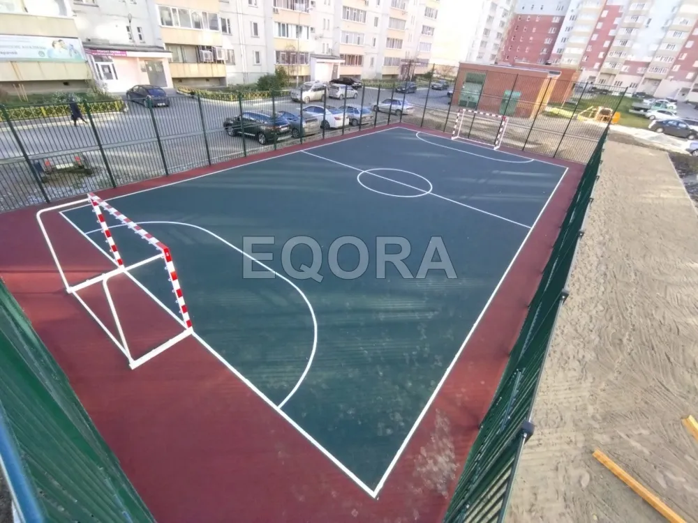 Устойчиво ли резиновое покрытие из крошки к химическим веществам в Тобольске?